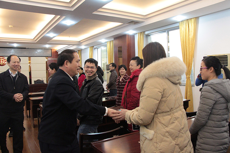 梧州市委书记全桂寿春节给市总工会干部职工拜年