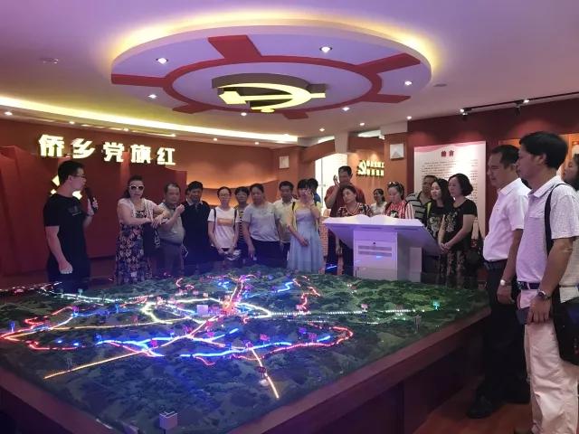 开展党日活动 接受精神洗礼