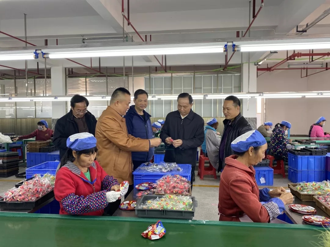 梁耀忠到藤县调研基层工会组织建设