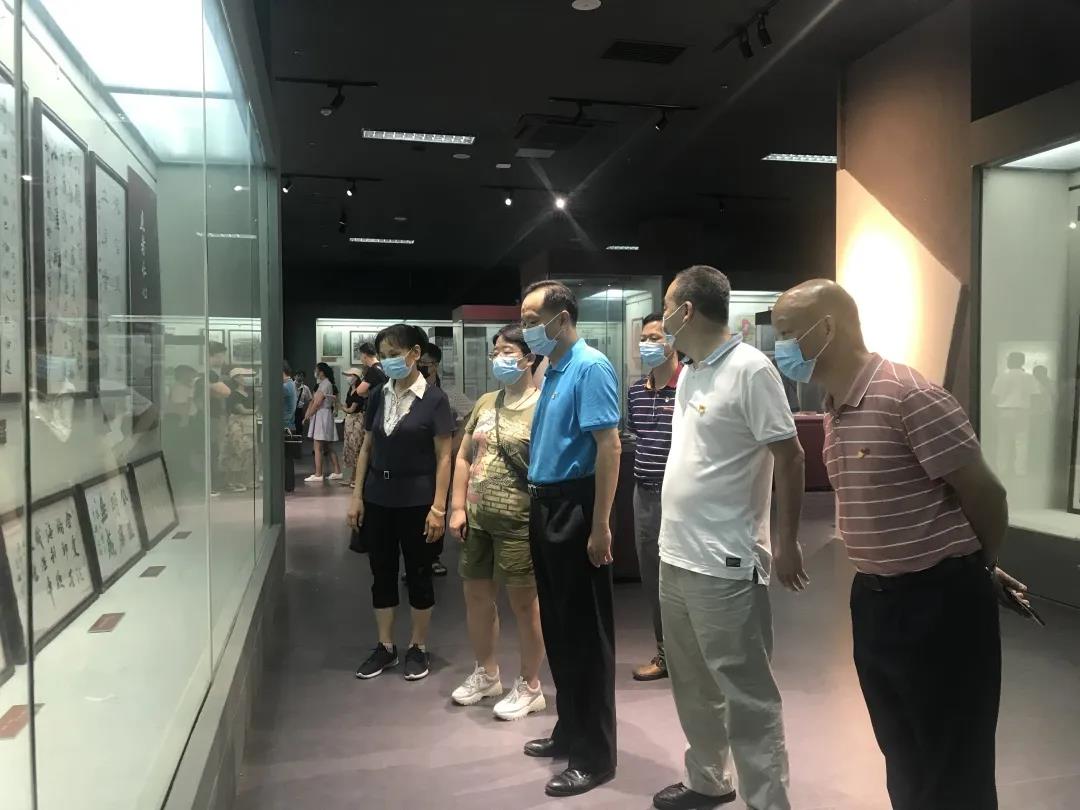 梧州市总工会组织党员干部参观“八桂清风”——广西廉政文化展