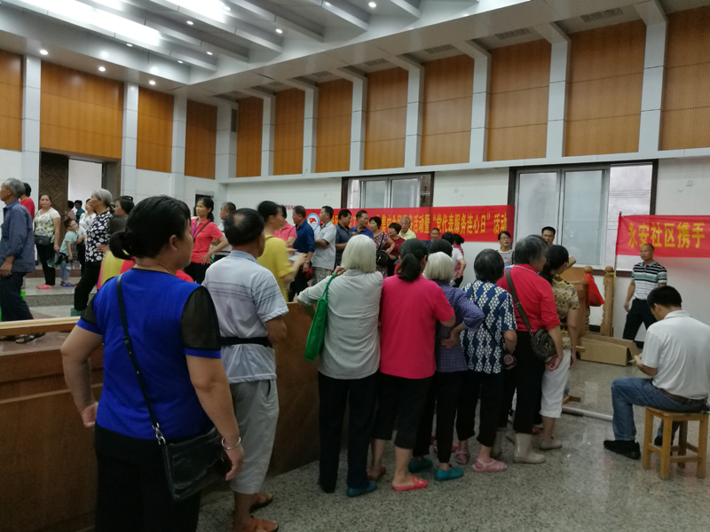 2.协助社区举办欢庆“七一”游园活动.jpg