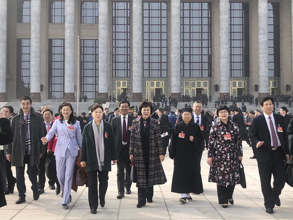 评职称、涨工资……@技术工人，代表委员正在为你发声！