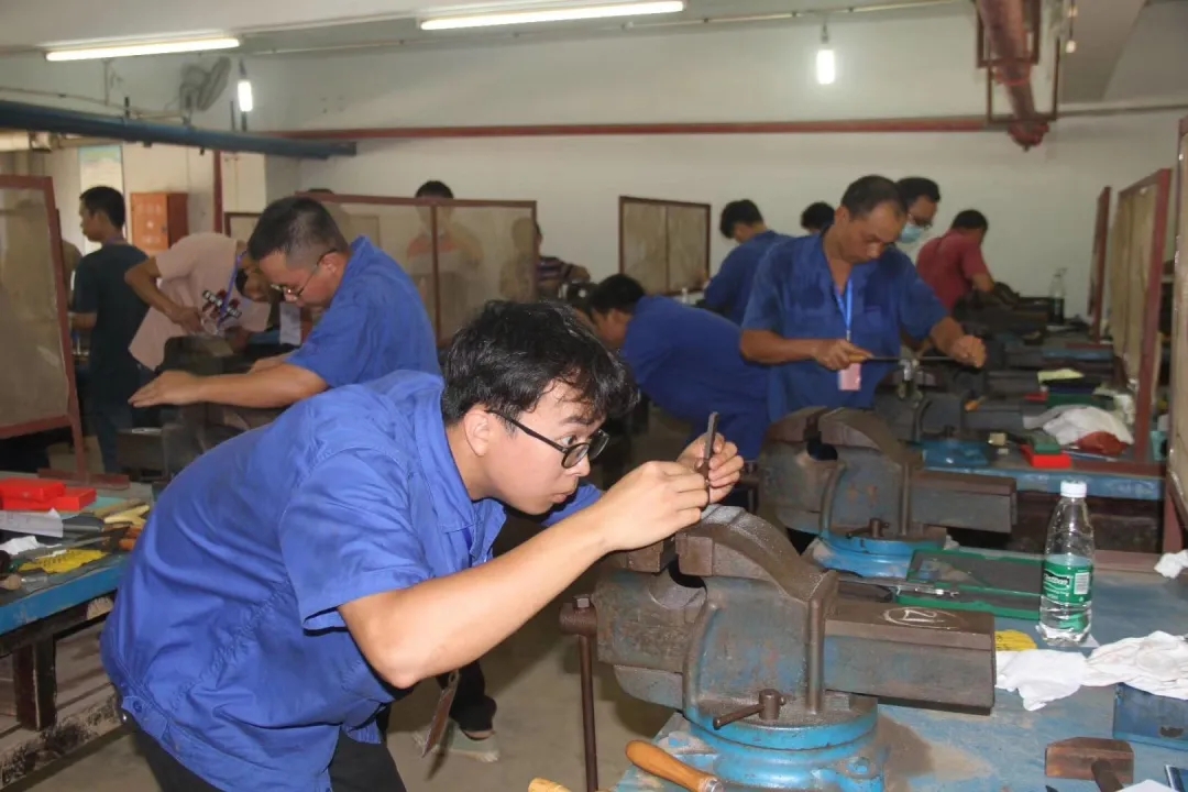 广西第六届农民工技能大赛梧州市市级复赛开赛