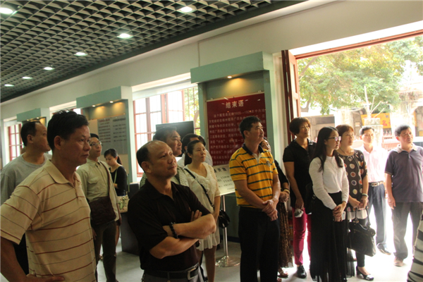 为践行社会主义核心价值观，进一步弘扬优秀传统文化，引领全市广大职工群众文明祭祖，文明追思。4月3日梧州市总工会组织干部职